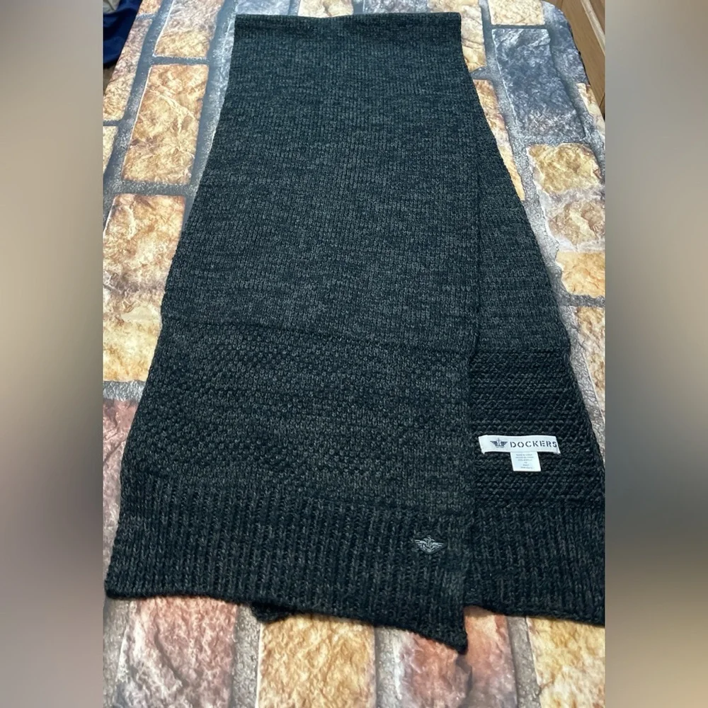 Dockers Mens Marled Mixed Knit scarf Black Rectangle One Size Winter Warm - NWOT